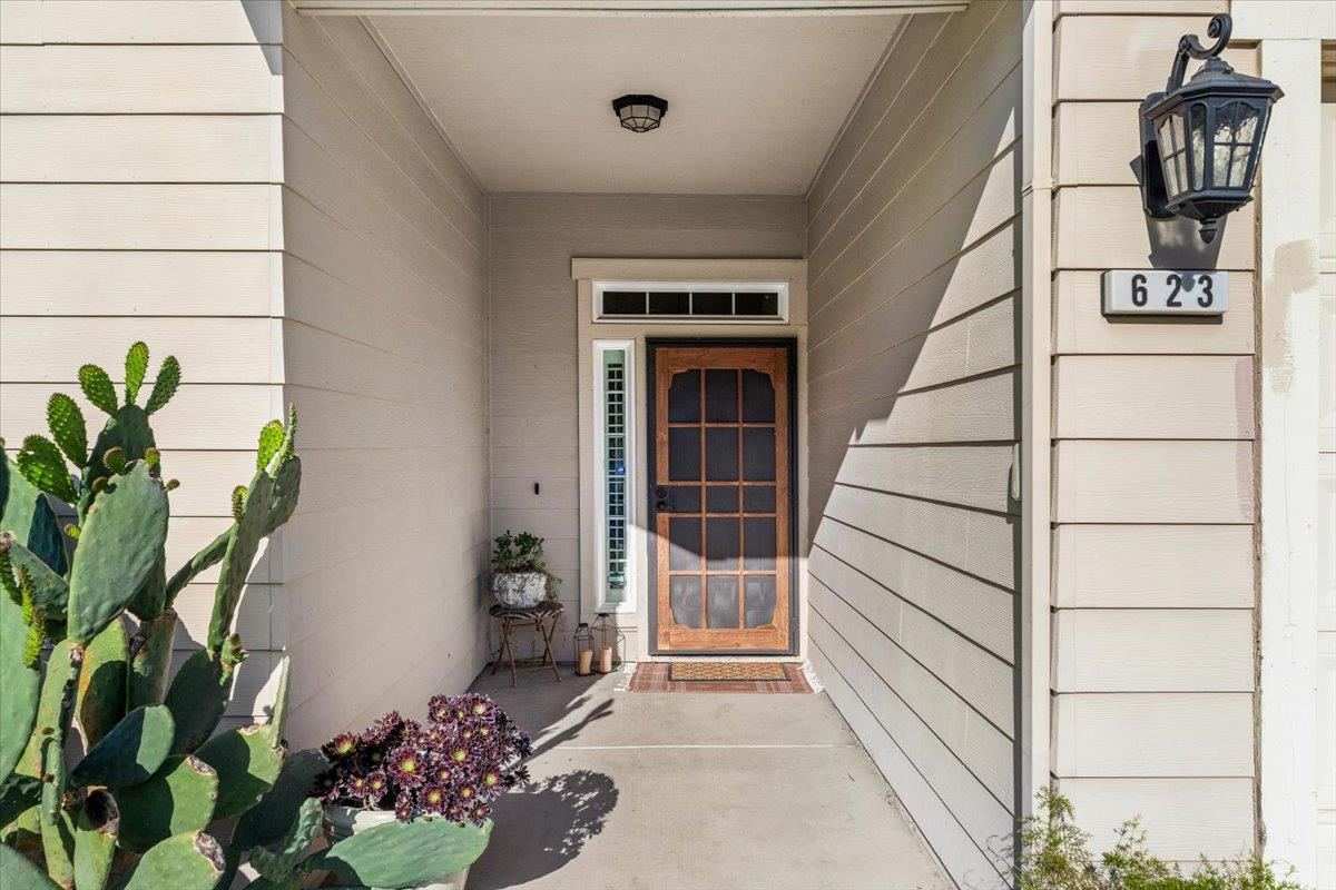 623 John Roos, Ripon, CA 95366