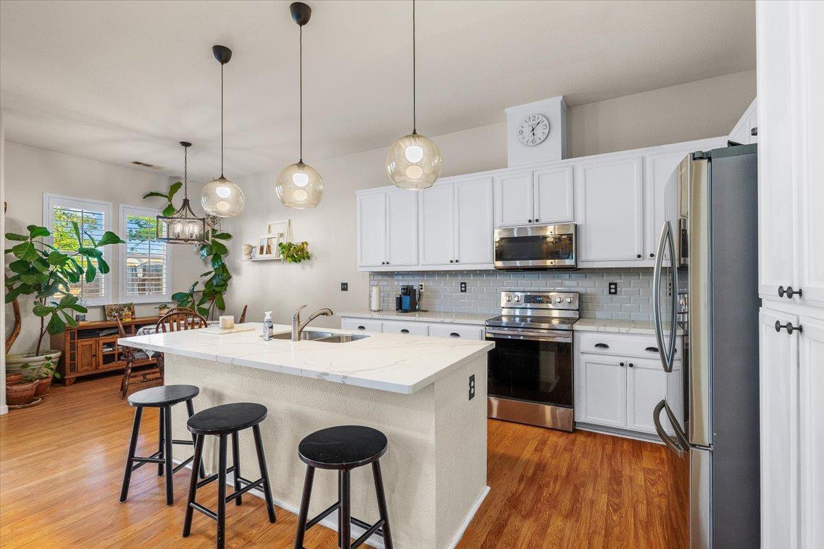 623 John Roos, Ripon, CA 95366