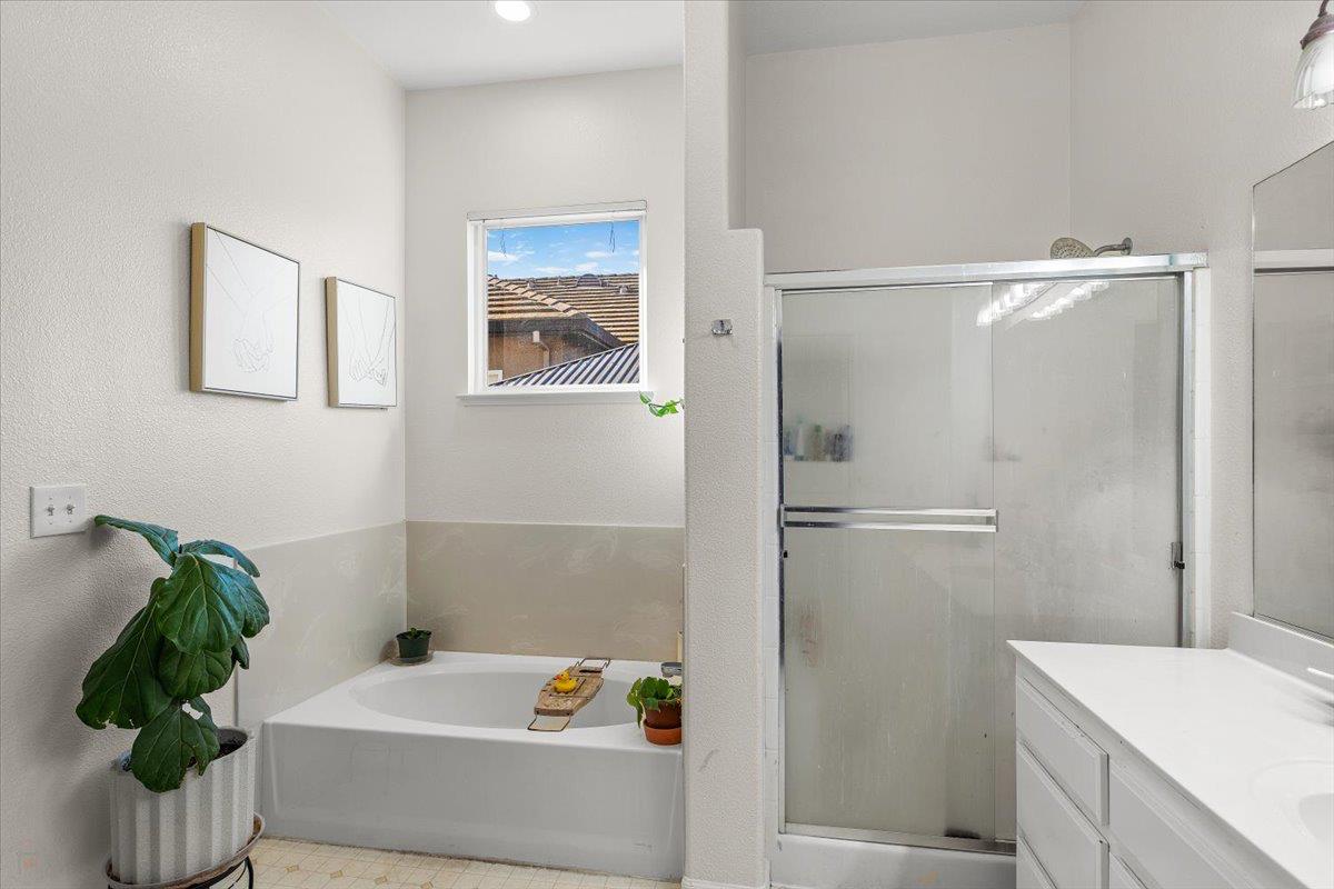 623 John Roos, Ripon, CA 95366