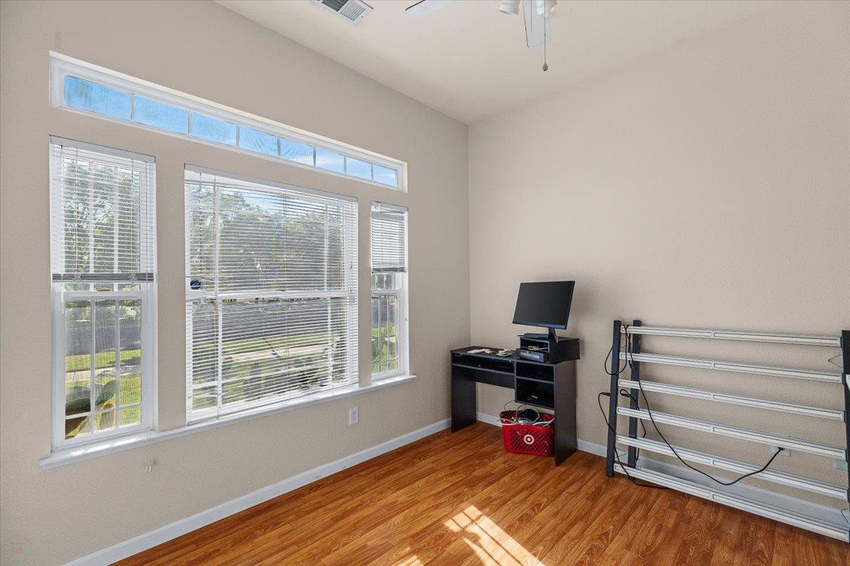 623 John Roos, Ripon, CA 95366