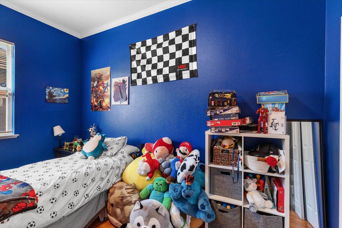 623 John Roos, Ripon, CA 95366