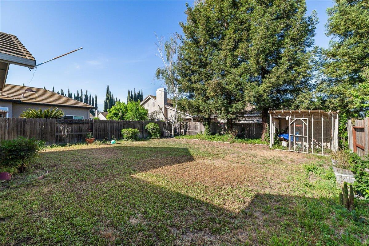 623 John Roos, Ripon, CA 95366