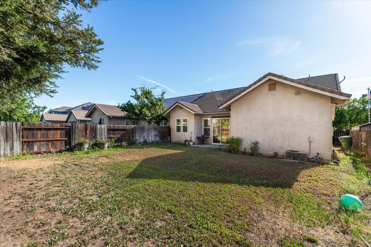 623 John Roos, Ripon, CA 95366