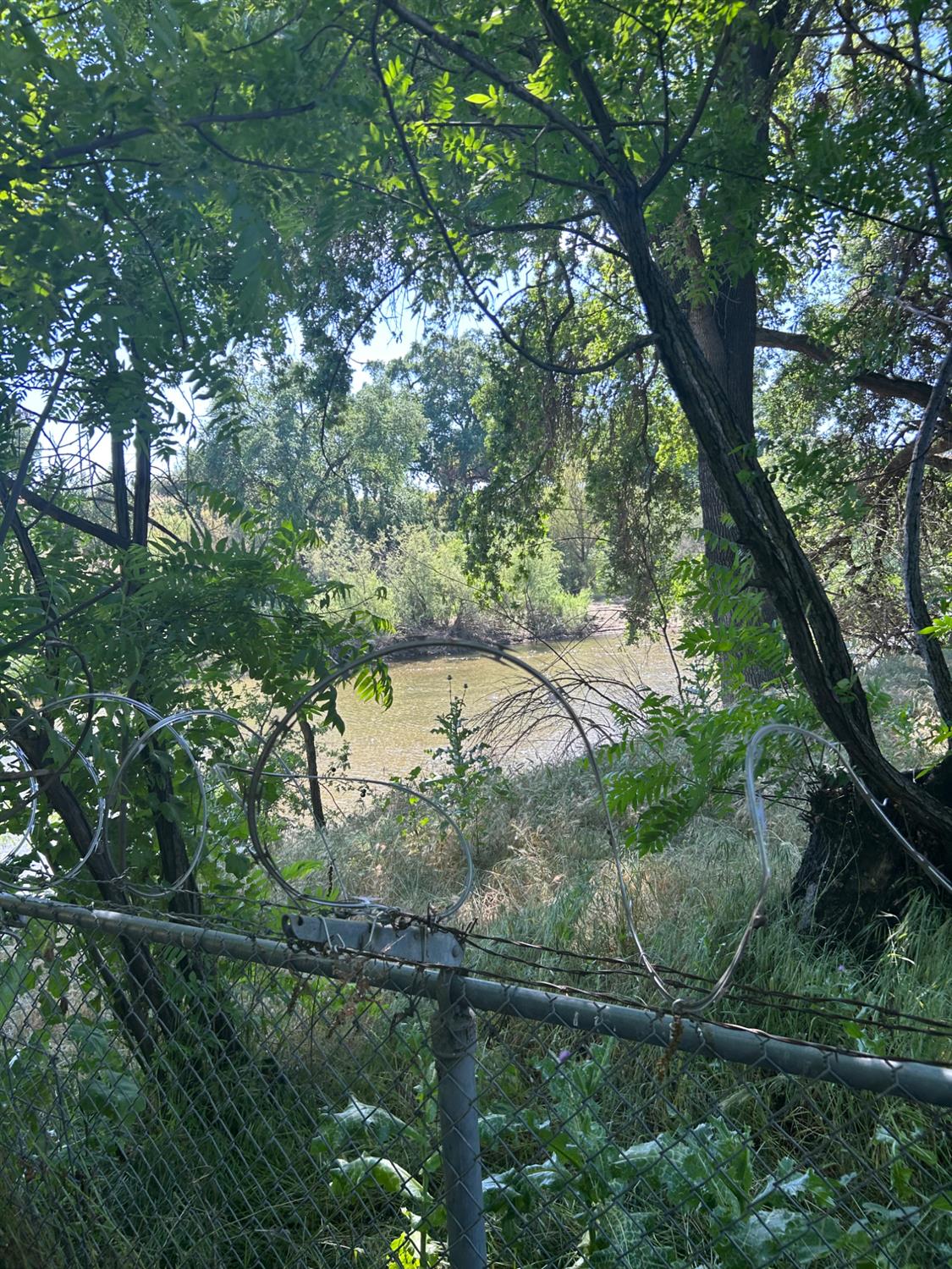 913 S Santa Cruz Ave, Modesto, CA 95354