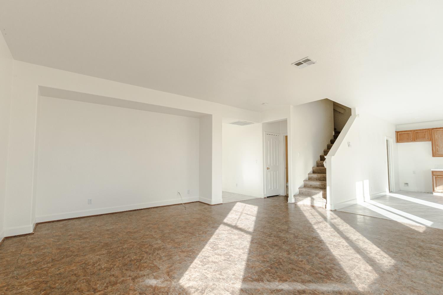 2325 S Creekside Dr, Los Banos, CA 93635