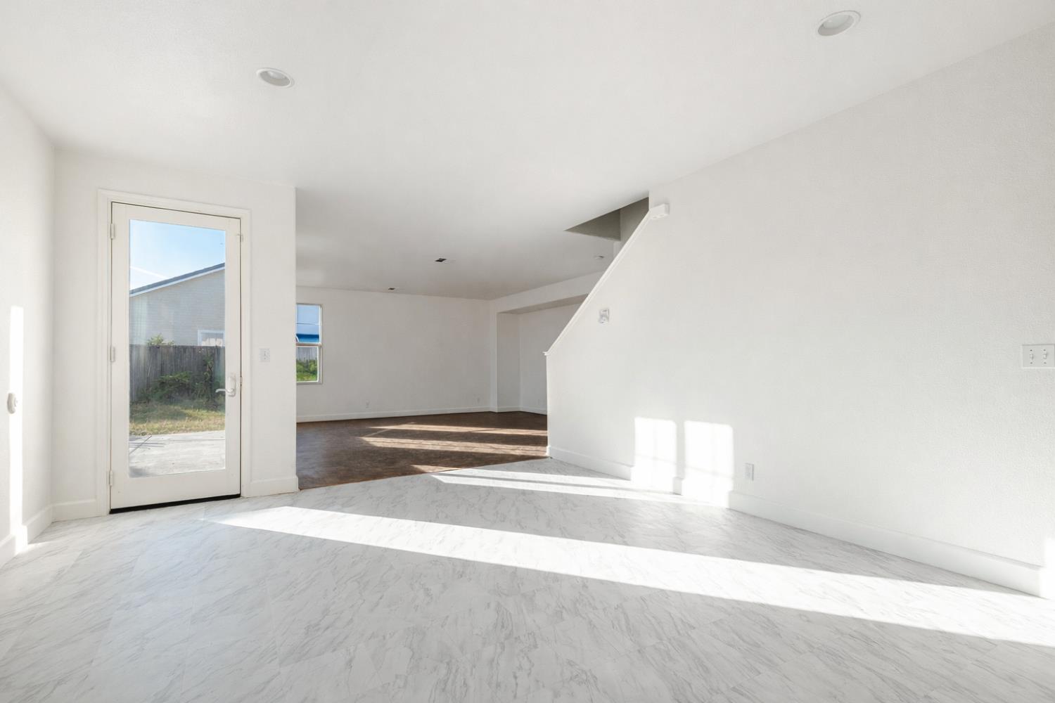 2325 S Creekside Dr, Los Banos, CA 93635