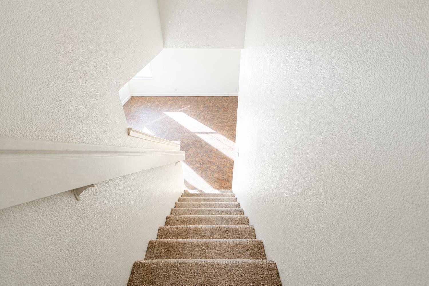 2325 S Creekside Dr, Los Banos, CA 93635