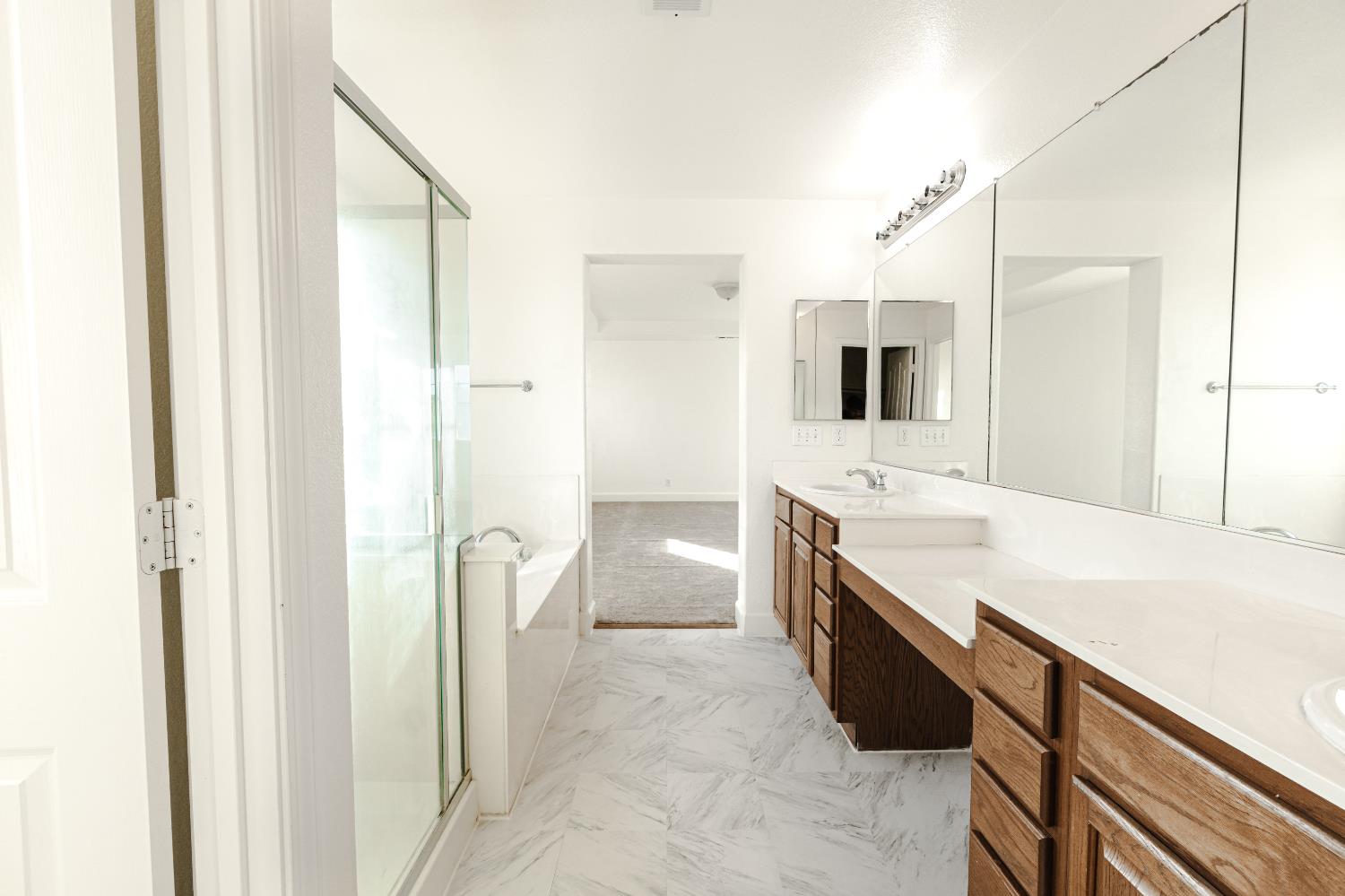 2325 S Creekside Dr, Los Banos, CA 93635