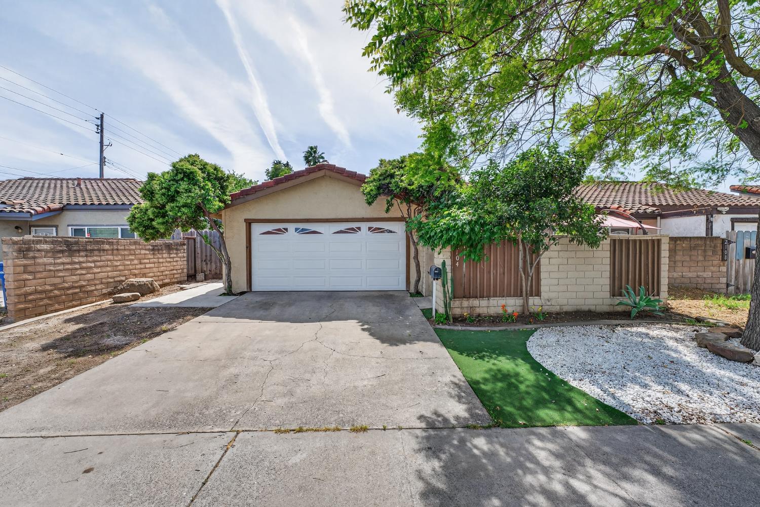 2104 Sharon Way, Modesto, CA 95350