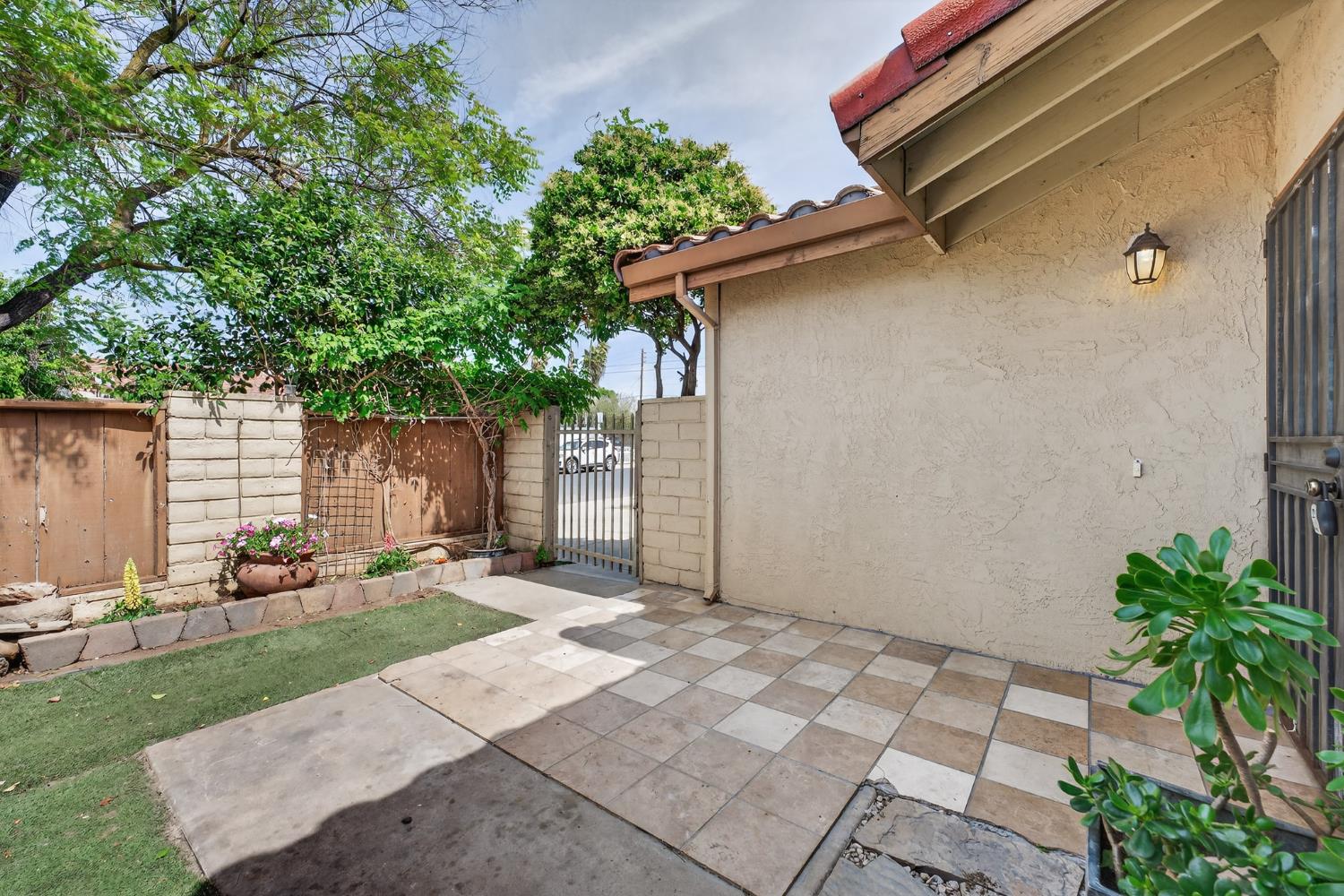 2104 Sharon Way, Modesto, CA 95350