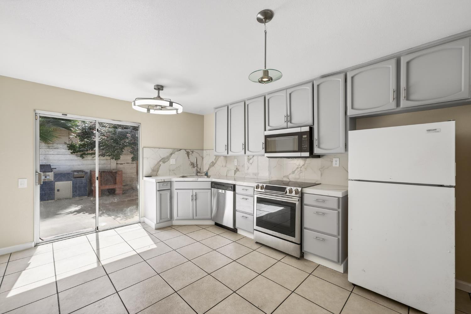 2104 Sharon Way, Modesto, CA 95350