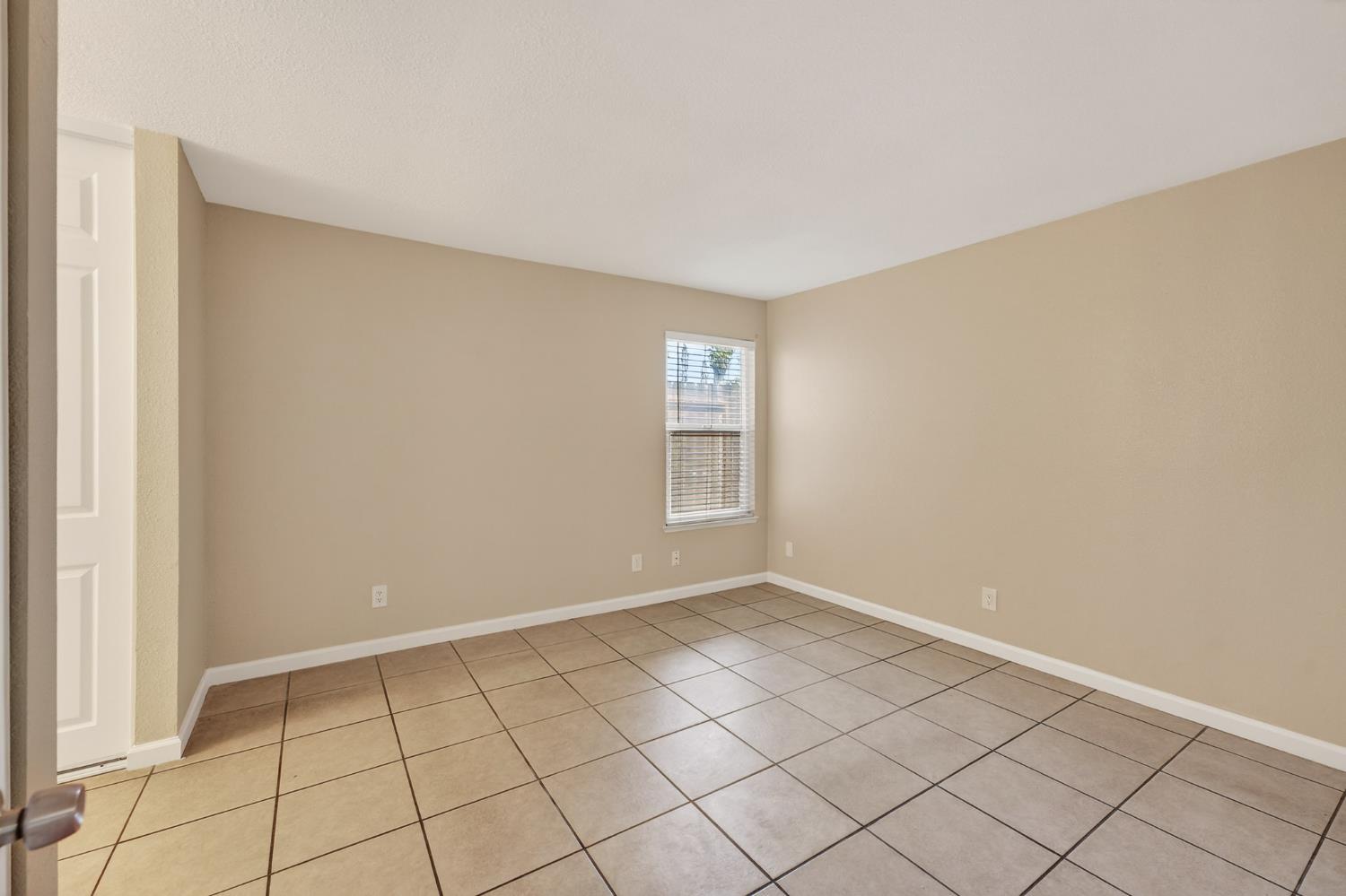 2104 Sharon Way, Modesto, CA 95350