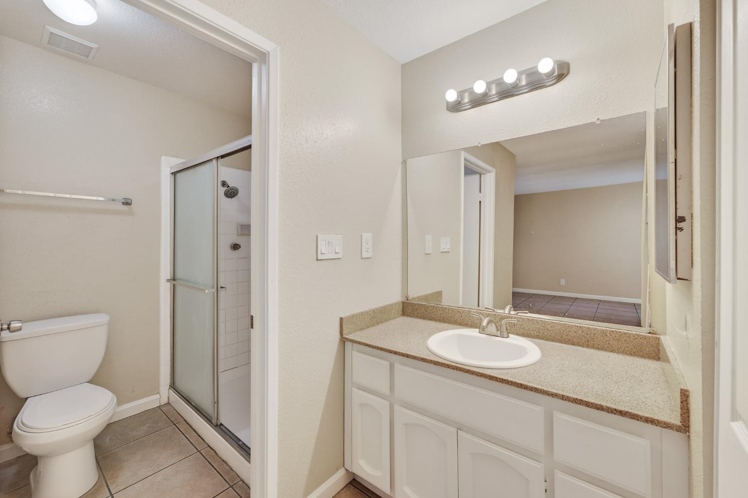 2104 Sharon Way, Modesto, CA 95350