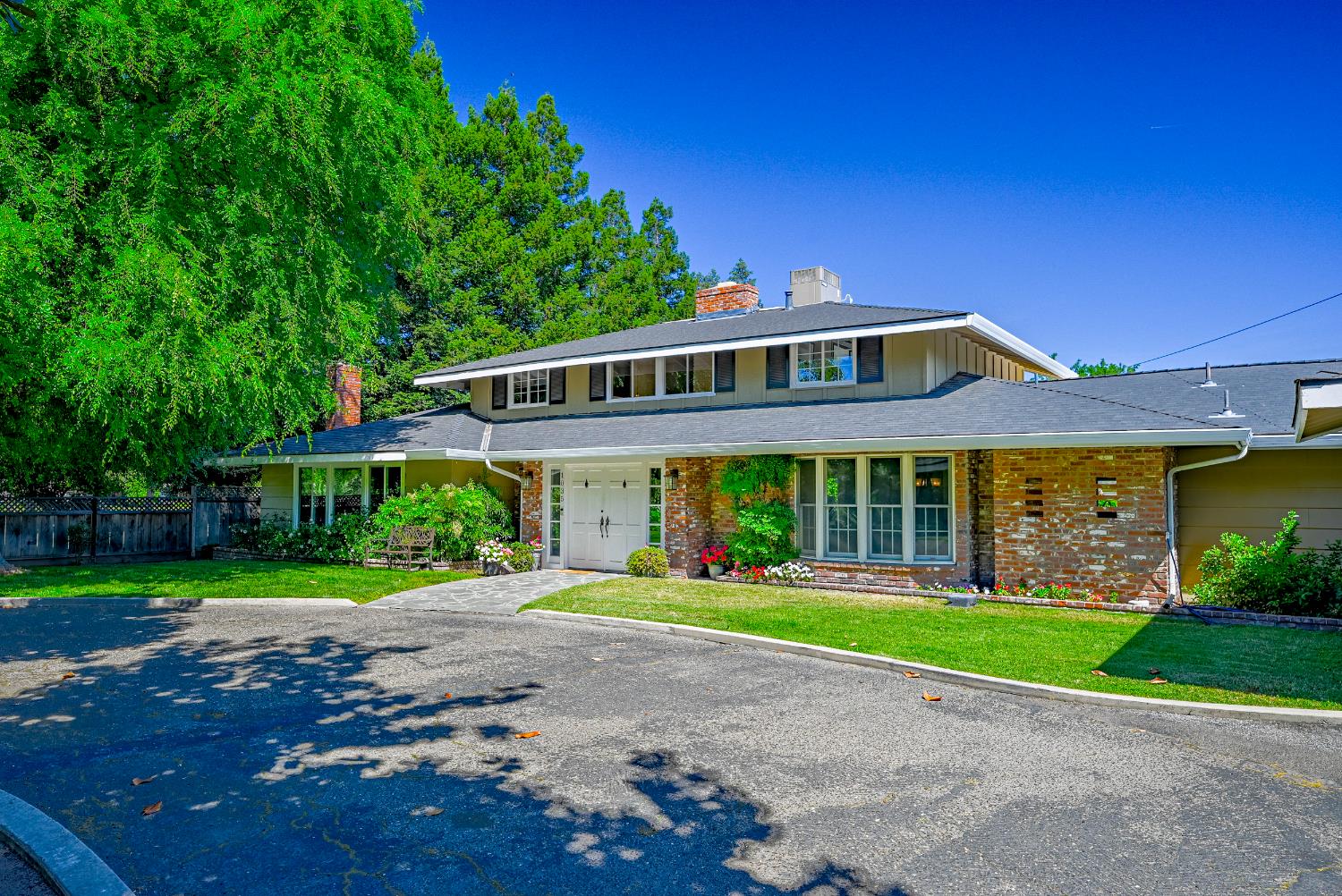 1035 E North Bear Creek Dr, Merced, CA 95340