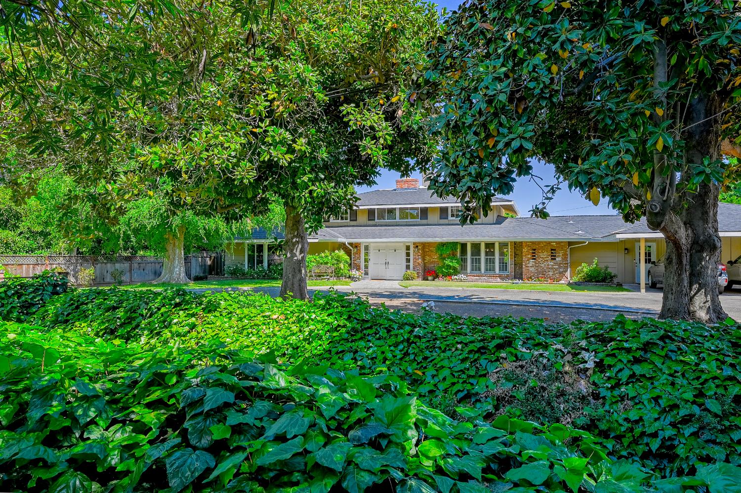 1035 E North Bear Creek Dr, Merced, CA 95340