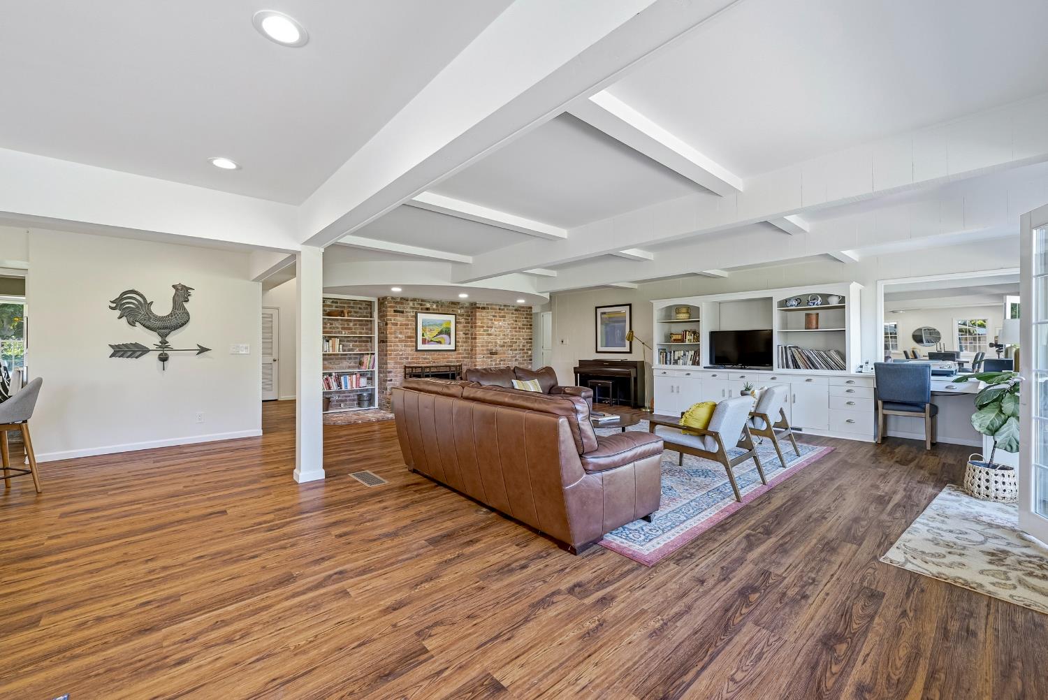 1035 E North Bear Creek Dr, Merced, CA 95340