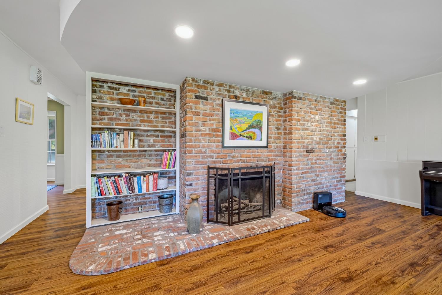 1035 E North Bear Creek Dr, Merced, CA 95340