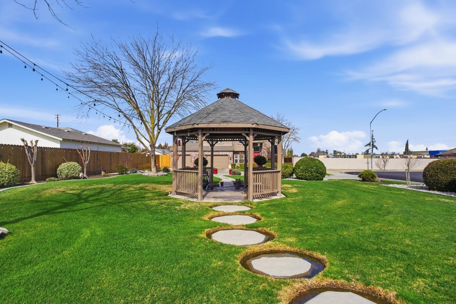 2117 B Vincent Ave, Hughson, CA 95326