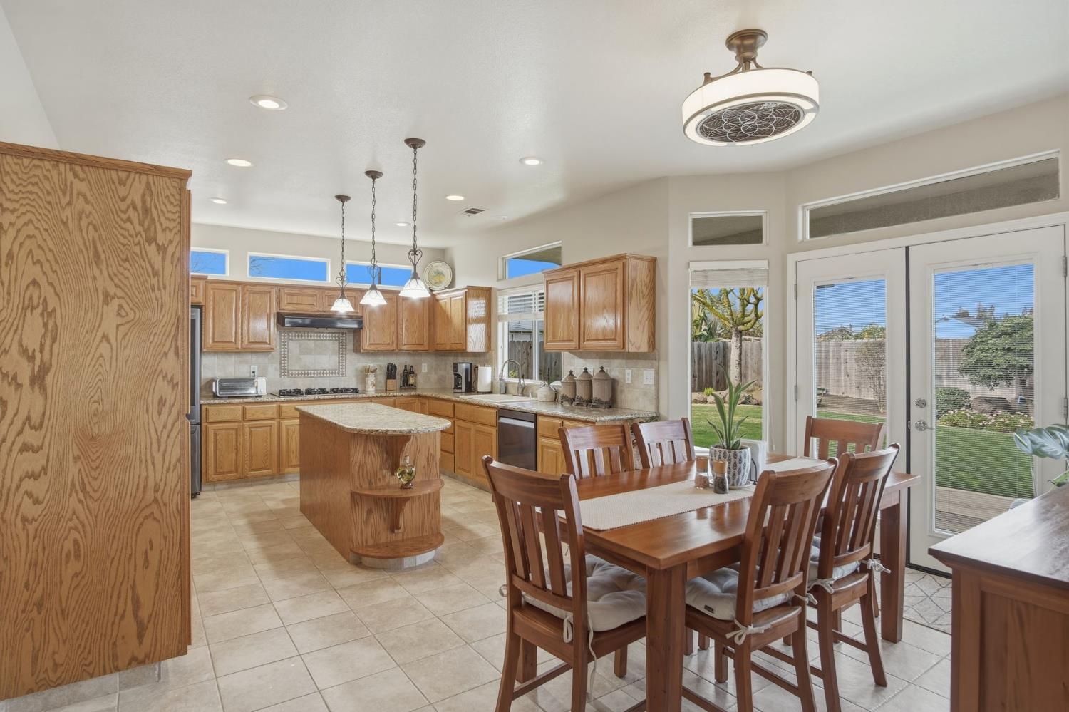 2117 B Vincent Ave, Hughson, CA 95326