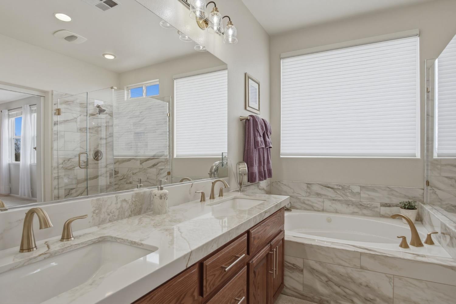 2117 B Vincent Ave, Hughson, CA 95326