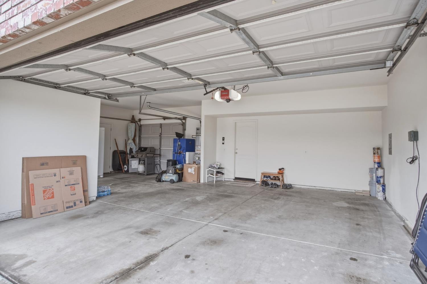 2117 B Vincent Ave, Hughson, CA 95326