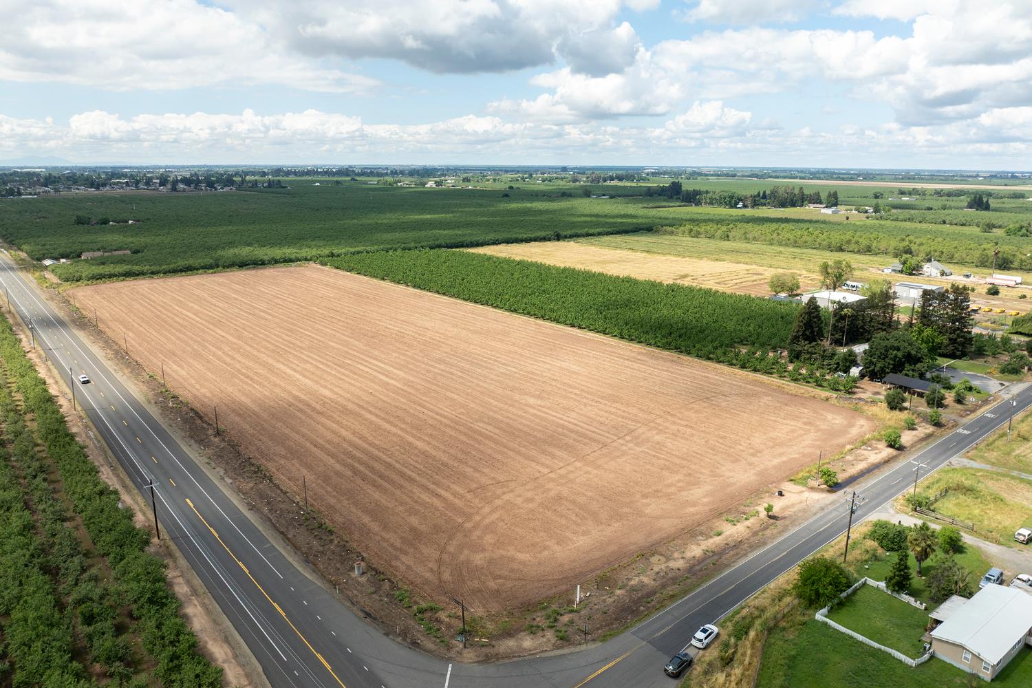 18305 S Steinegul Rd, Escalon, CA 95320