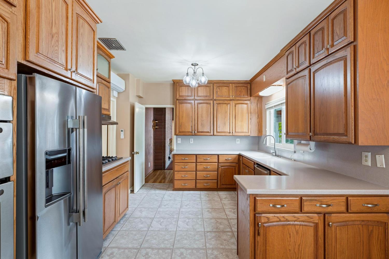 1021 Stanford Ave, Modesto, CA 95350