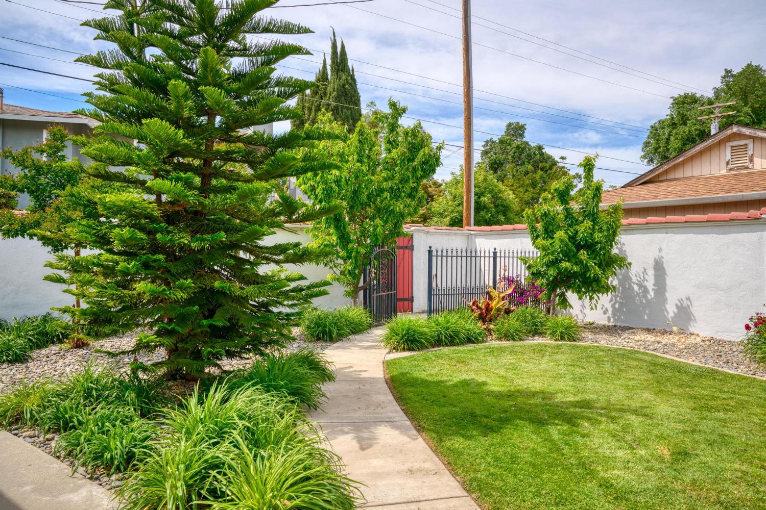 1021 Stanford Ave, Modesto, CA 95350