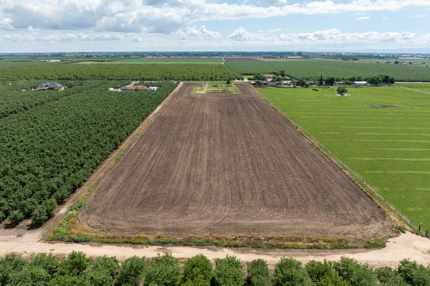 26149 Edwards Ave, Escalon, CA 95320