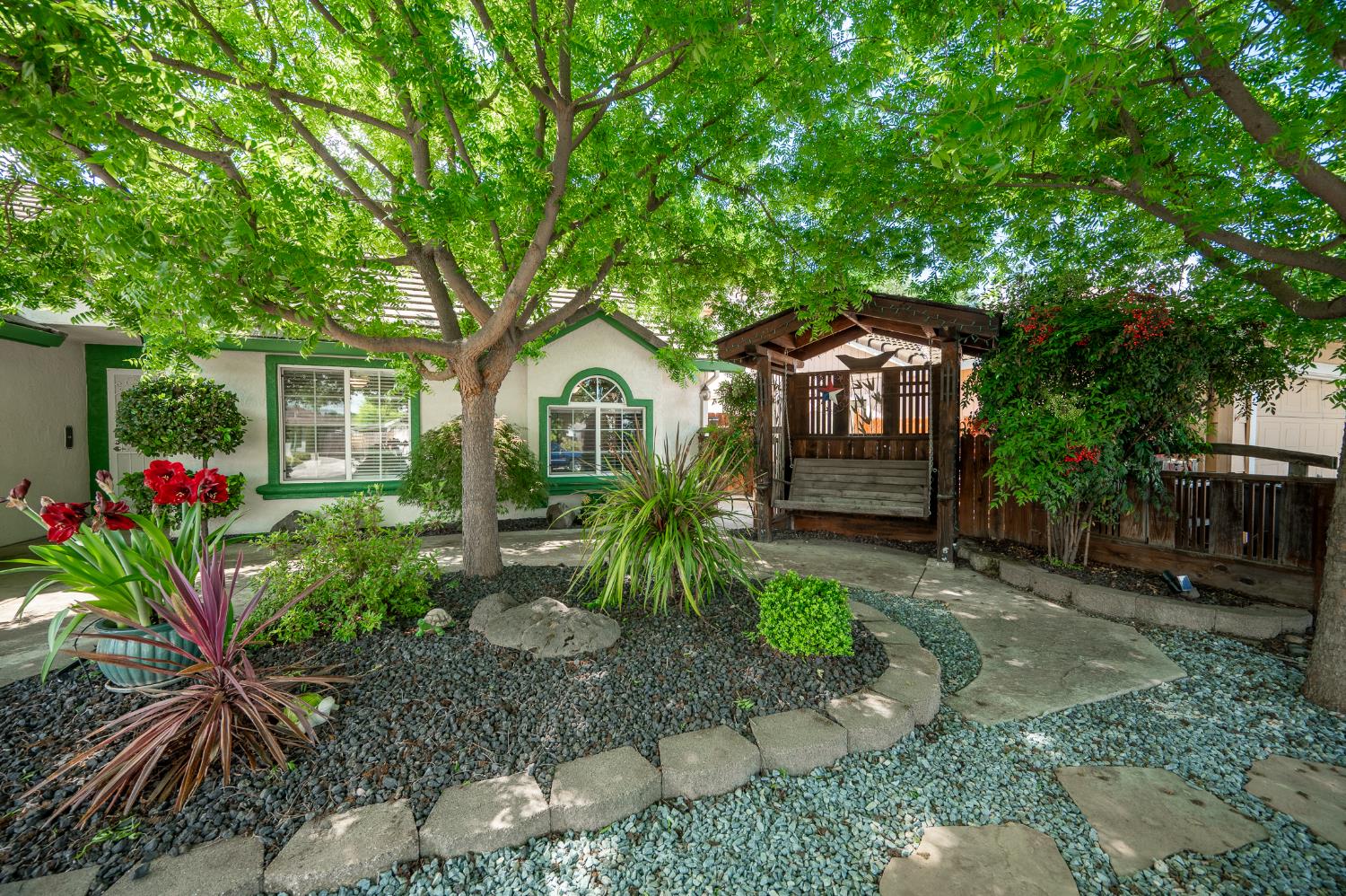 1253 River Bluff Dr, Oakdale, CA 95361