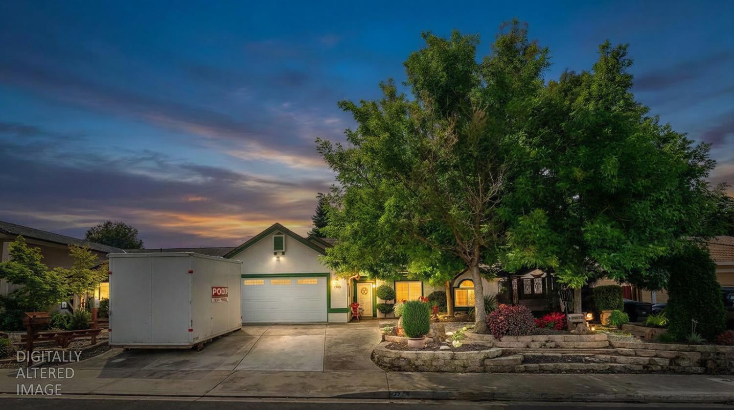 1253 River Bluff Dr, Oakdale, CA 95361