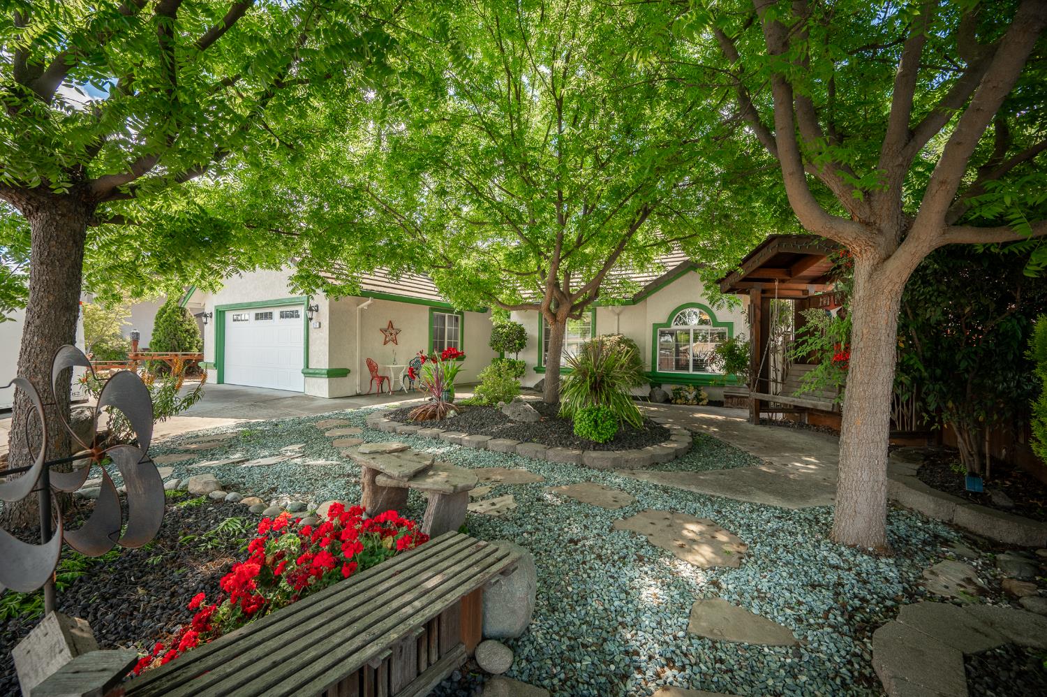 1253 River Bluff Dr, Oakdale, CA 95361