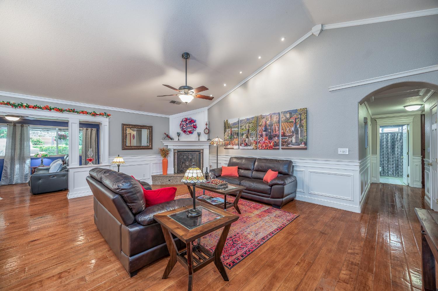 1253 River Bluff Dr, Oakdale, CA 95361