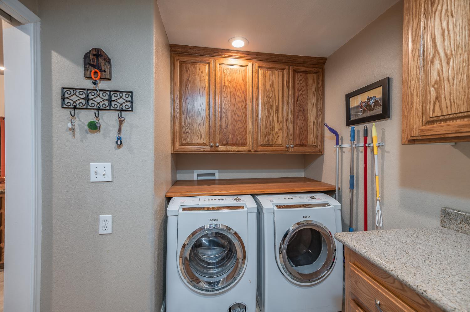 1253 River Bluff Dr, Oakdale, CA 95361