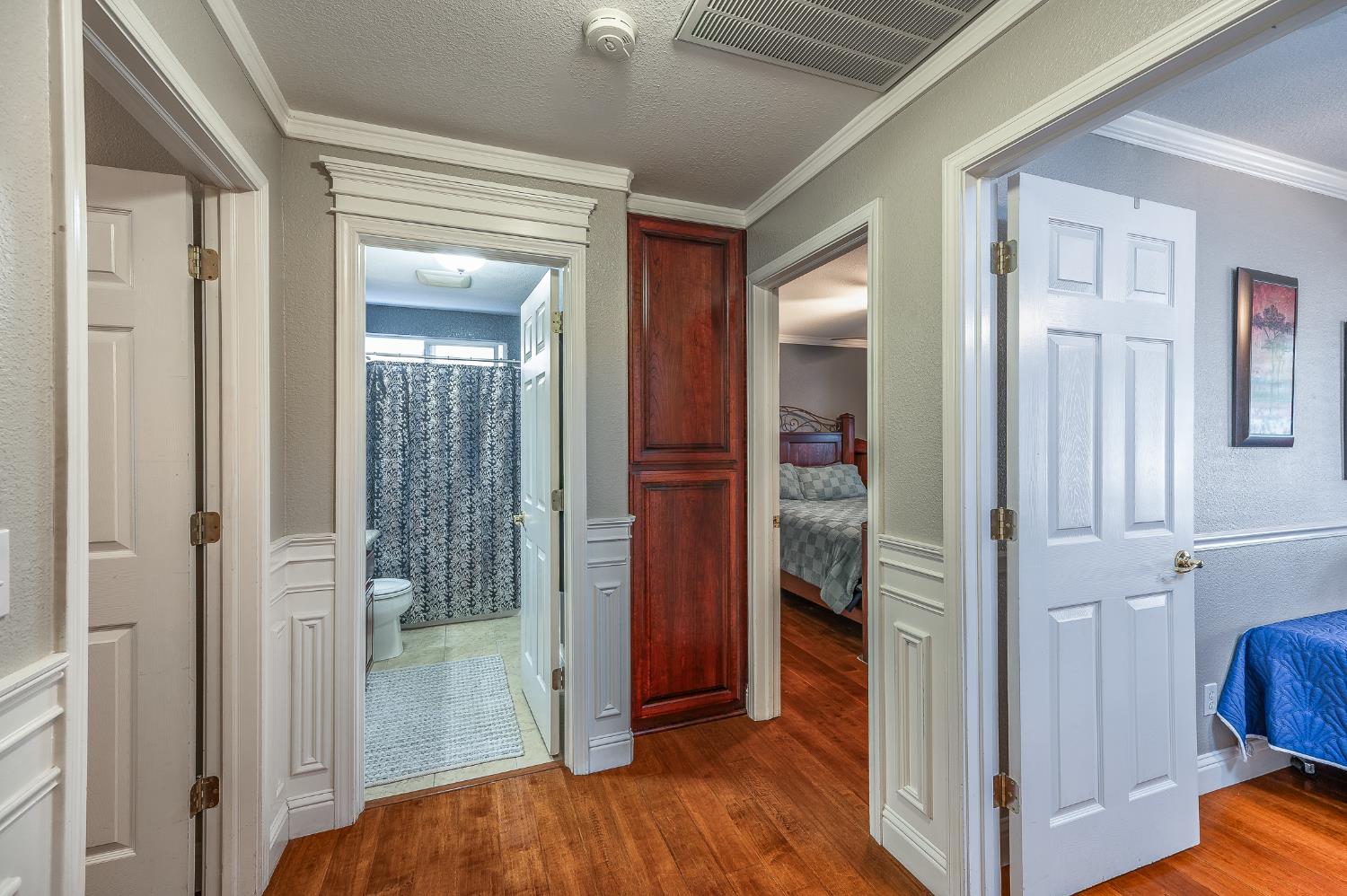 1253 River Bluff Dr, Oakdale, CA 95361