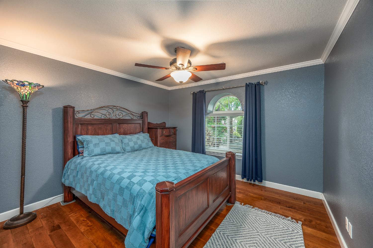 1253 River Bluff Dr, Oakdale, CA 95361