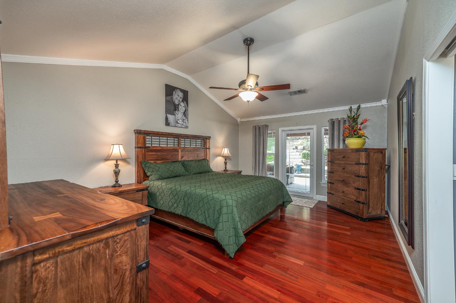 1253 River Bluff Dr, Oakdale, CA 95361