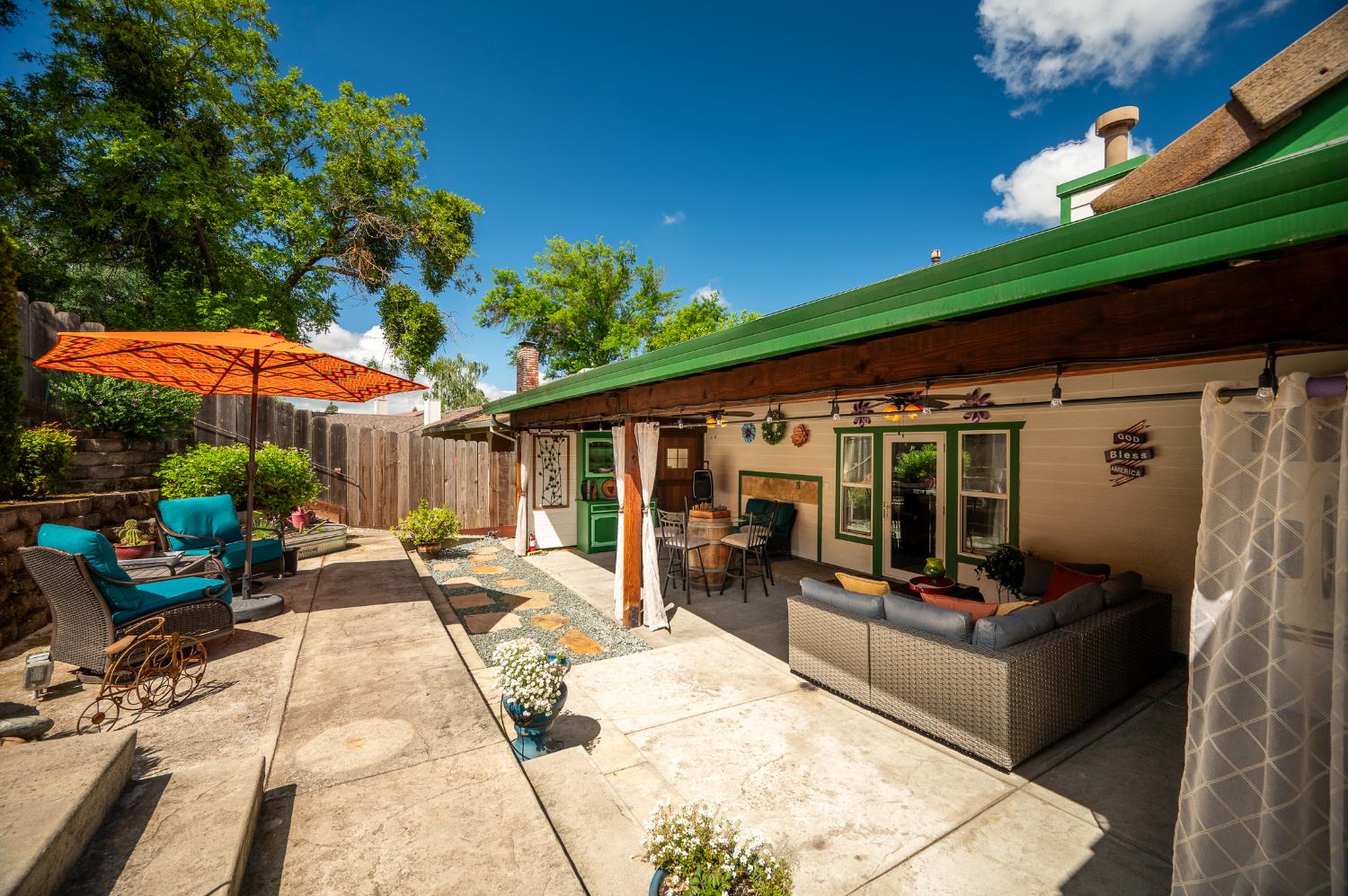 1253 River Bluff Dr, Oakdale, CA 95361