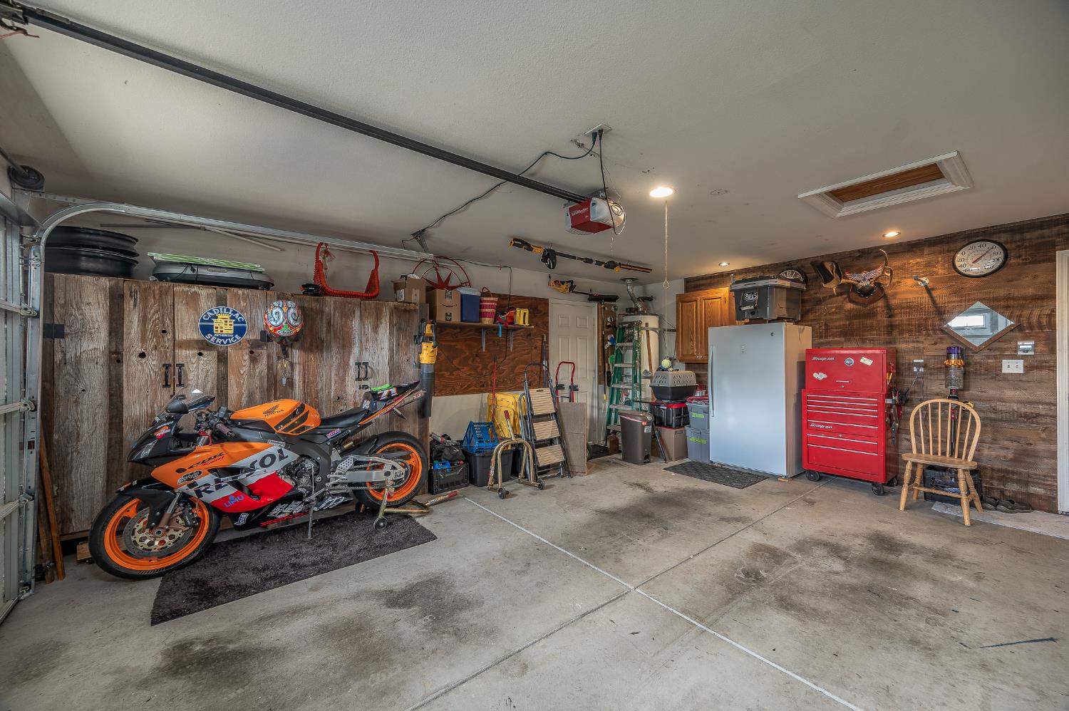 1253 River Bluff Dr, Oakdale, CA 95361