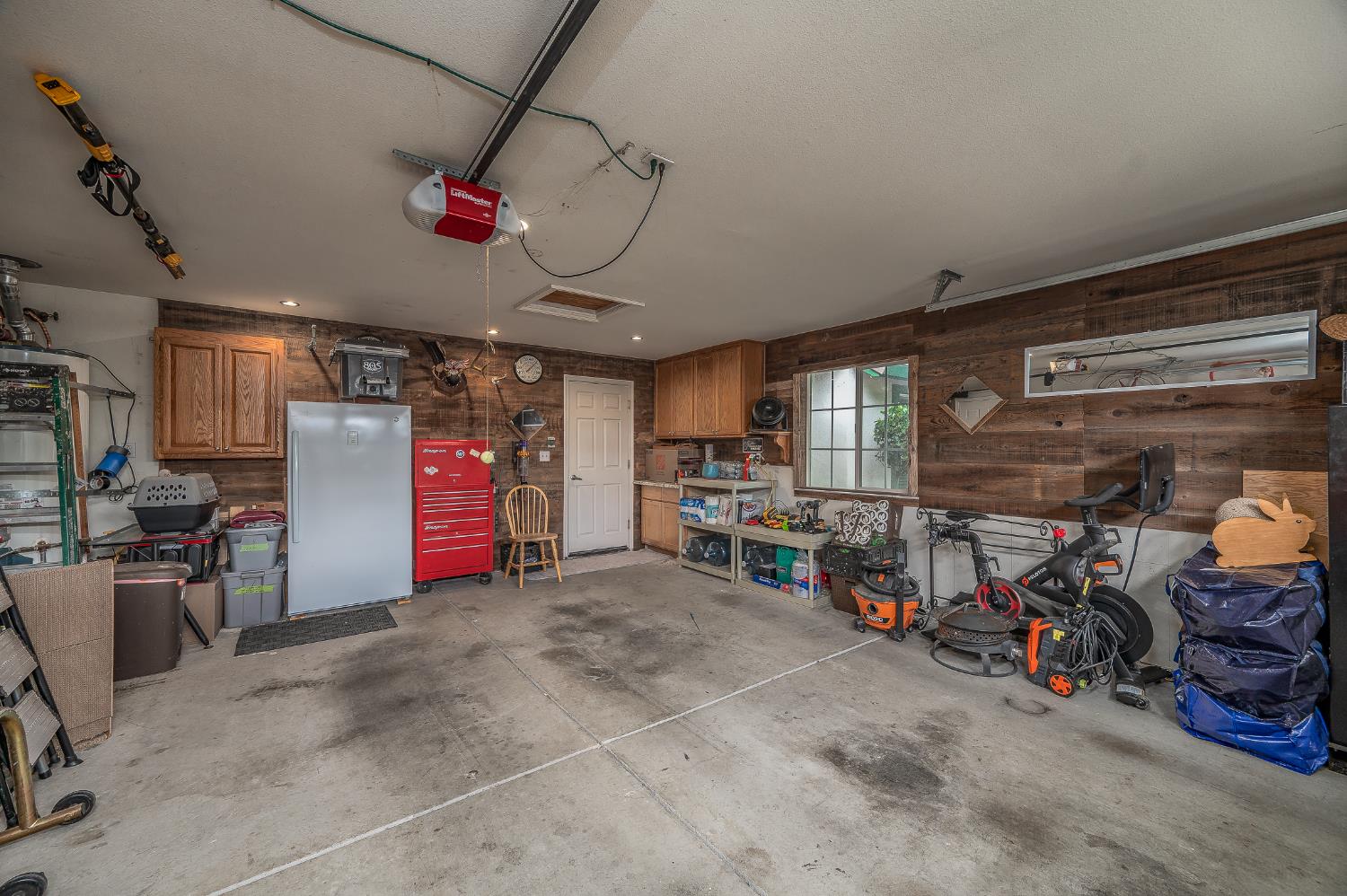 1253 River Bluff Dr, Oakdale, CA 95361