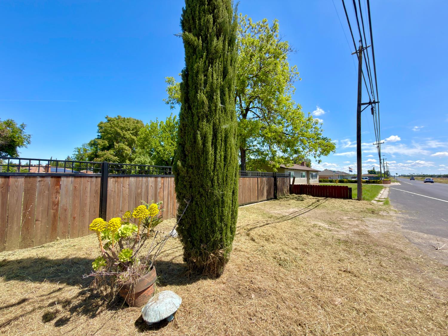 2330 Main St, Escalon, CA 95320