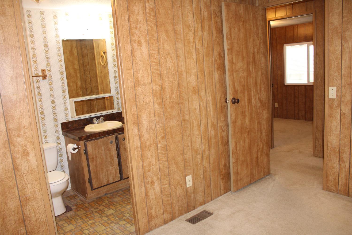 900 Old Stockton #124, Oakdale, CA 95361