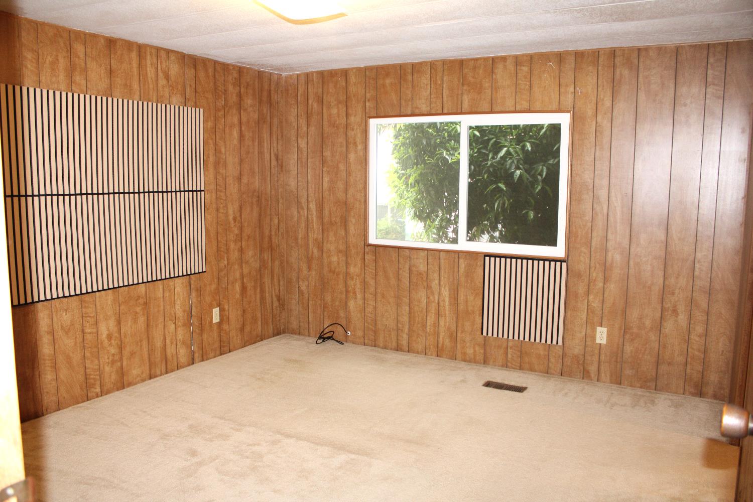 900 Old Stockton #124, Oakdale, CA 95361