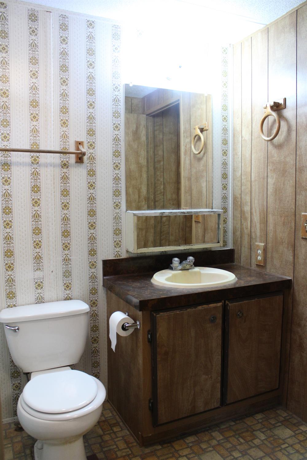 900 Old Stockton #124, Oakdale, CA 95361