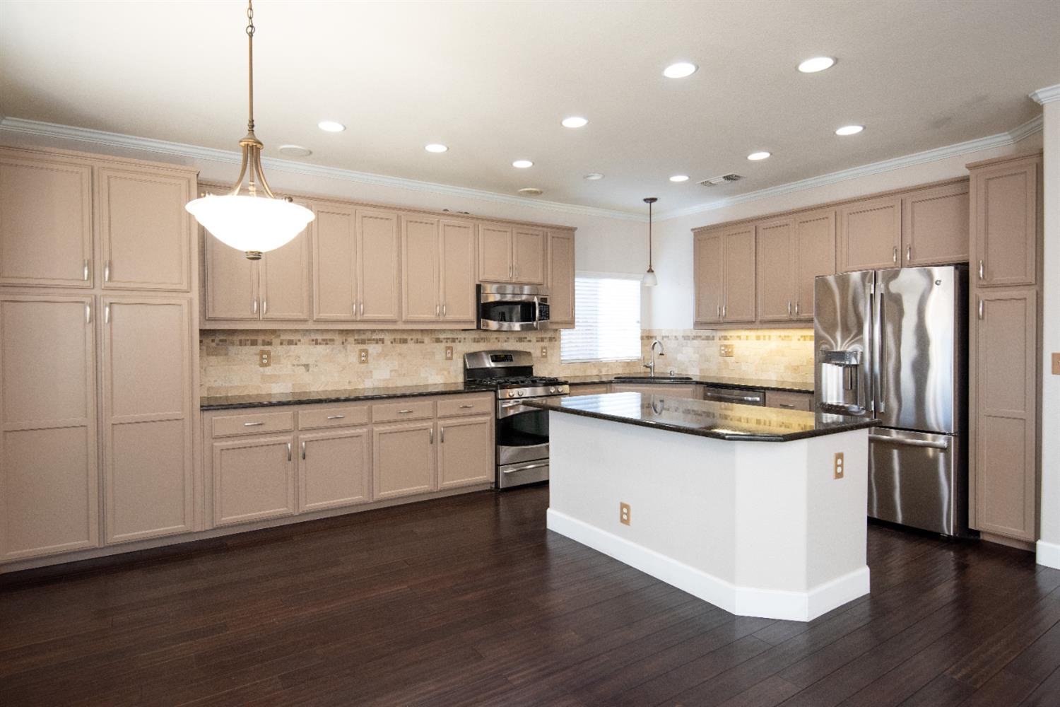 3601 Chant Dr, Modesto, CA 95355