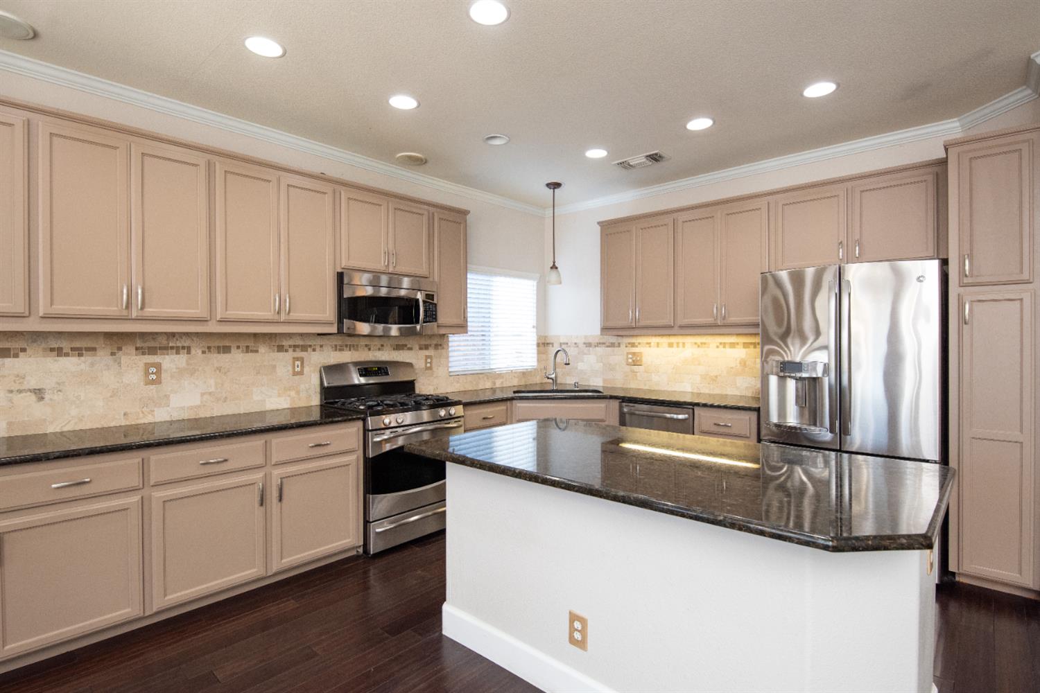 3601 Chant Dr, Modesto, CA 95355