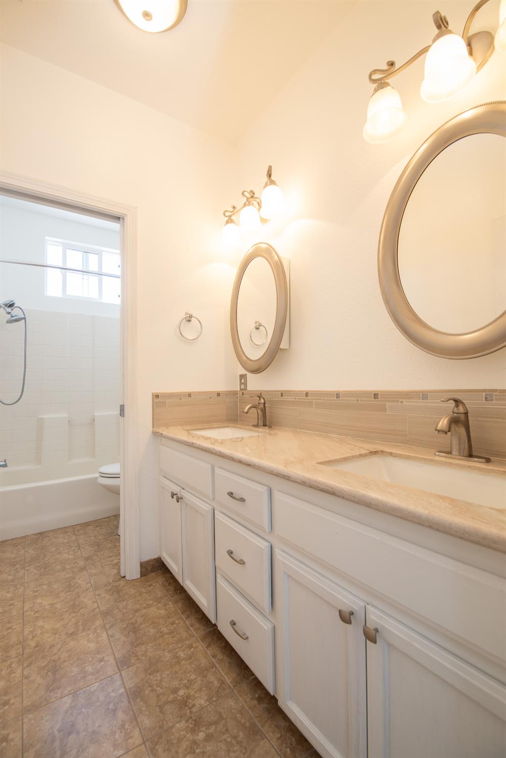 3601 Chant Dr, Modesto, CA 95355