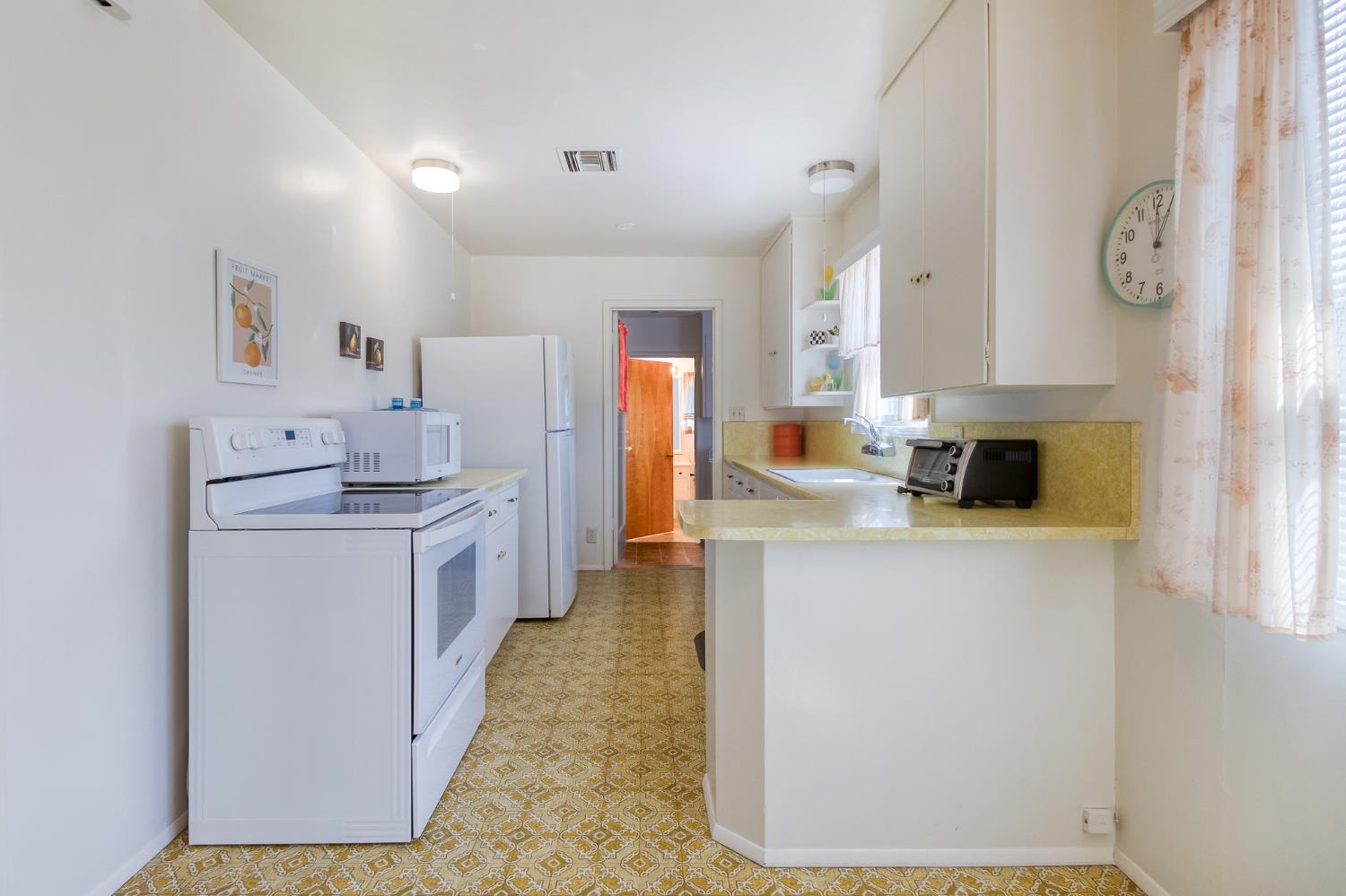 1612 Waverly Dr, Modesto, CA 95358