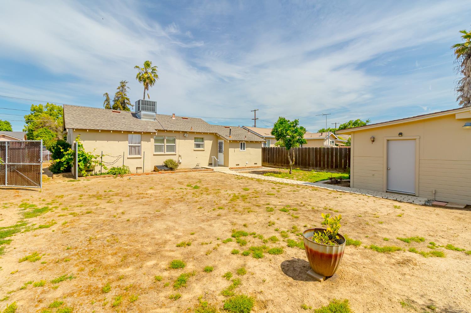 1612 Waverly Dr, Modesto, CA 95358