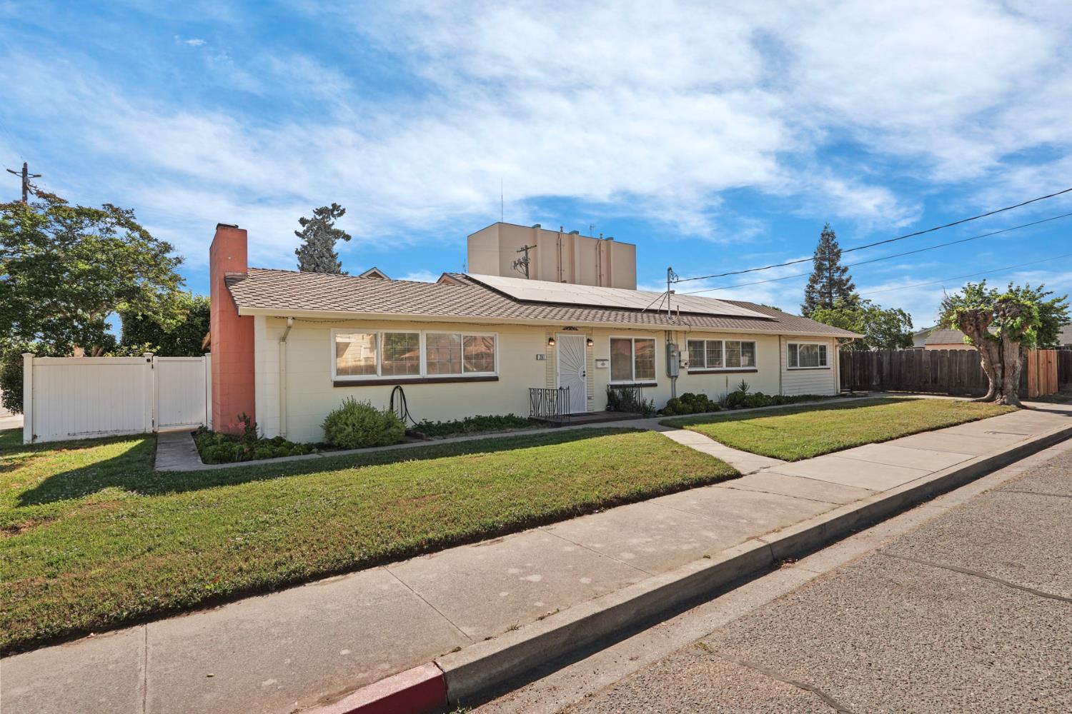 281 Lambuth Ave, Oakdale, CA 95361